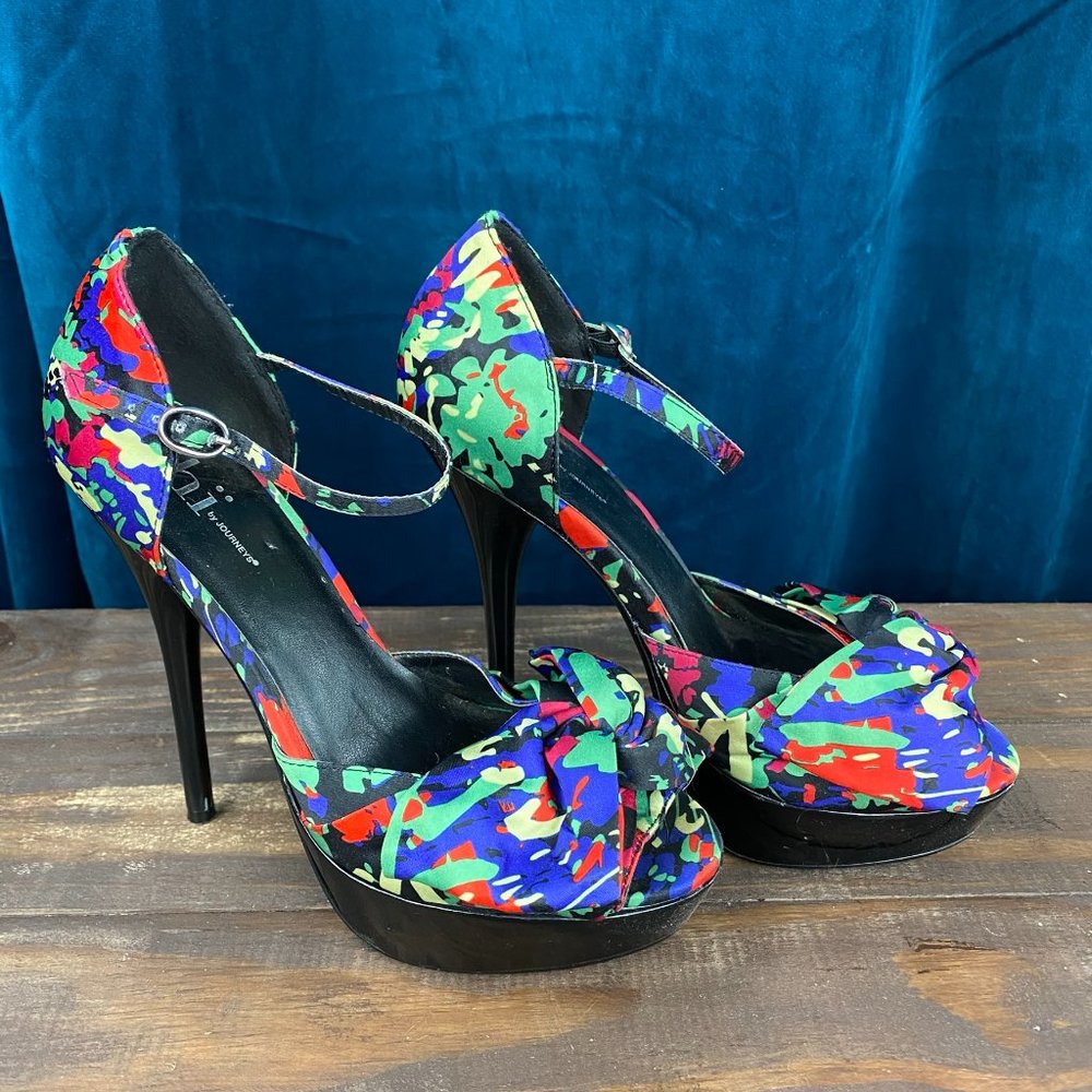Shi by Journeys Floral Platform Stiletto Shoes - Picture 2 of 9